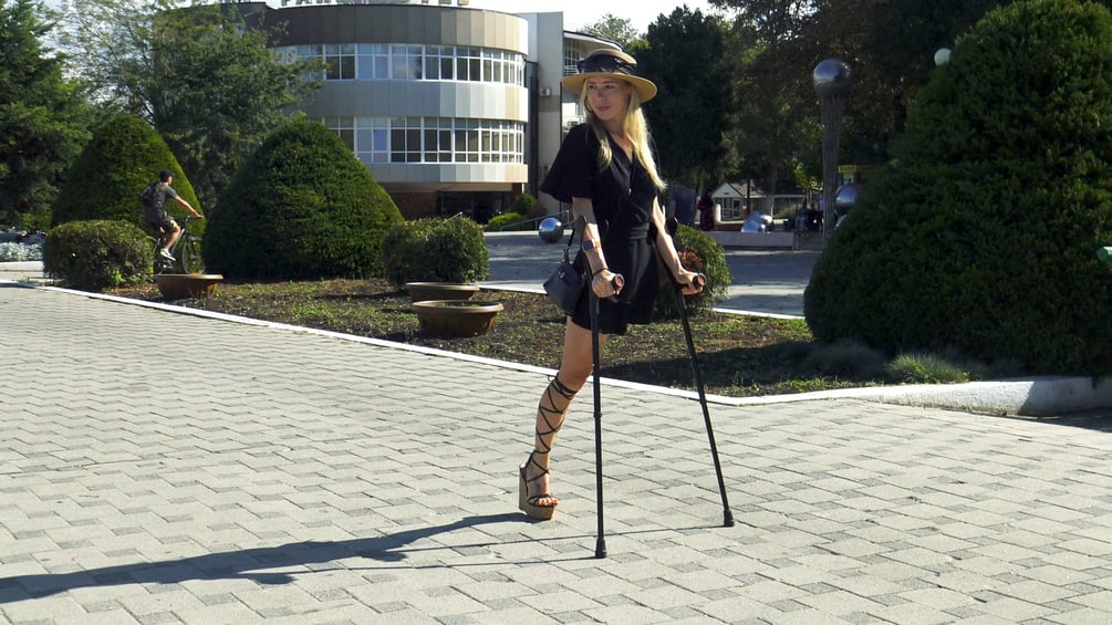 Amputee LHD girl video clip Elena - Hat and Wedge.
